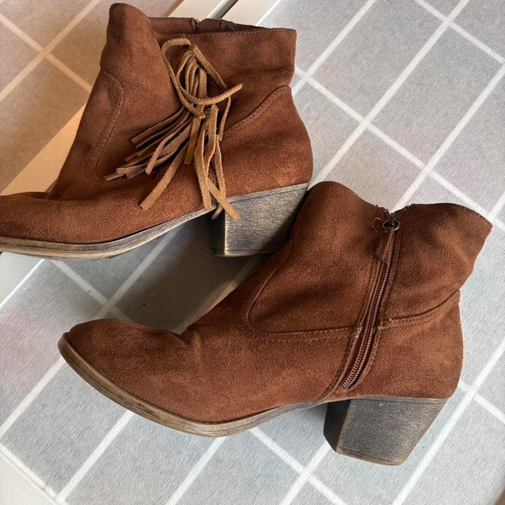 Westernwear Equestrian fringe Brown suede ankle boots booties w/ tassels siz 10 - Picture 3 of 7